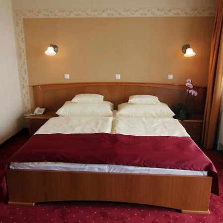 Flamingó Wellness Szálloda 4*